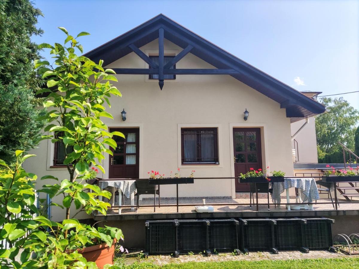 Feszek Apartmanhaz 沃尼奥尔茨沃什海吉 外观 照片